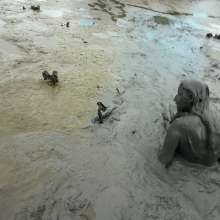 Messy Temptress: Help, I'm Stuck in the Muck!  (BTS)