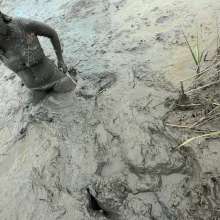 Messy Temptress: Help, I'm Stuck in the Muck!  (BTS)