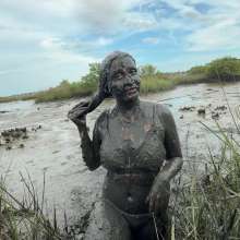 Messy Temptress: Help, I'm Stuck in the Muck!  (BTS)