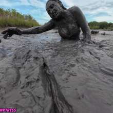 Messy Temptress: Help, I'm Stuck in the Muck!  (BTS)
