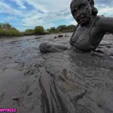 Messy Temptress: Help, I'm Stuck in the Muck!  (BTS)