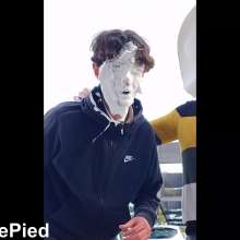 Cutiepied-production: Midday Pieing 1