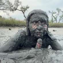 Messy Temptress: Muddy Girlfriend Experience: Milked in the Muck!