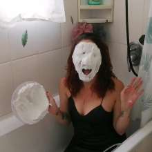 Thefetishgirl: Pies and Shower