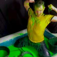 napingunge: Slacker Gets Forced To Clean Up