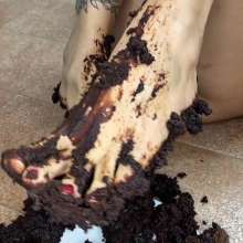 Wam Bagheera Studio: Stepping on a Big Cake + Facing The Pit in White Lingerie