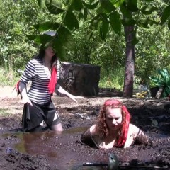 DIDVP_Leila: Elana and Leila get caught in bottomless mud