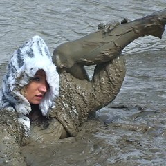 FOXY: New video with bomb Yulia in mud