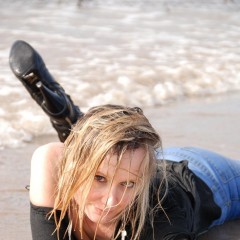 LisaMoomin: Me In Wet Jeans!