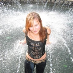 LisaMoomin: Me In Wet Jeans!