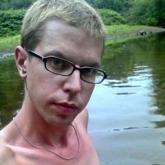 GungeMonkey: Cooling Off in Yellow Speedos