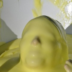 LisaMoomin: Bathing In Custard!