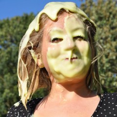 LisaMoomin: Bathing In Custard!