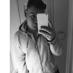 mrmessymanc: Skype <3