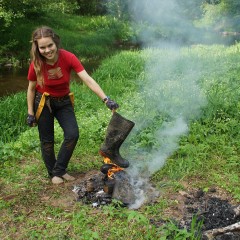 Adventureinwellies: Playing with mud, water and fire