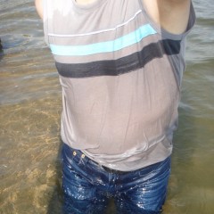 mwetm2012: Filling better in wet jeans and wet t-shirt