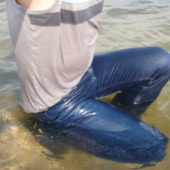 mwetm2012: Filling better in wet jeans and wet t-shirt