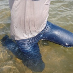 mwetm2012: Filling better in wet jeans and wet t-shirt