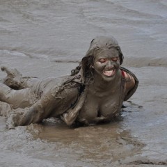LisaMoomin: Ladies In Red, Muddy!
