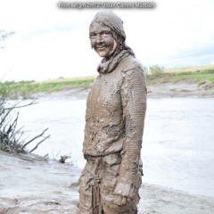 DungeonMasterOne: Mud!  Chastity muddy in heels, urban combats, and a lovely white jumper.