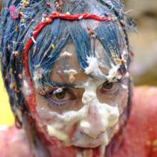messyhot: LumChan Flashing and Cake Porn on a Malibu Beach