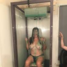 JellynCustard: Maria is back in the UK!  And we gunged her!