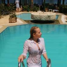 eileenvogel: Holiday in cyprus in white clothes