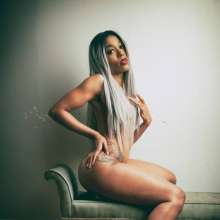 Jayce: new model alert!  book wetlook OR messy!