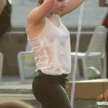 Alik: Fountain girls