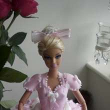 Zoeyrose: Human barbie birthday cake