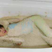 Kaydens: Kaydens' First Oatmeal Bath!