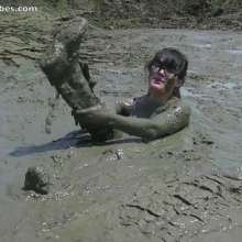 bootedbabes: Nerea--Designer Rubber Riding Boots in Deep Mud