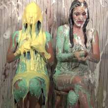 Anglefan: Kellie is back in a new slime video