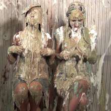 Anglefan: Kellie is back in a new slime video