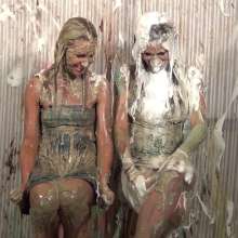 Anglefan: Kellie is back in a new slime video