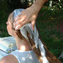forklift86: Shampoo into dry hair