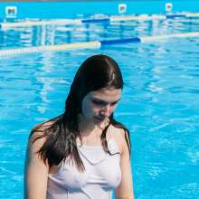 wet.look.me: Girls Outdoor Pool Mandy and Kira | Wetlook.biz