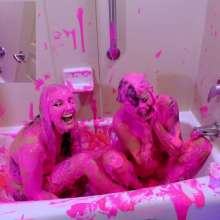 messyhot: Chikkin Shows Ari How to Slime