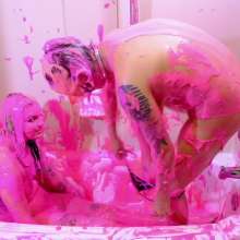 messyhot: Chikkin Shows Ari How to Slime