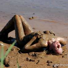 DuncanEdwards: Mud Boobs and Helicopters