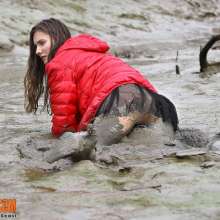 FOXY: Stellis in mud with down jacket