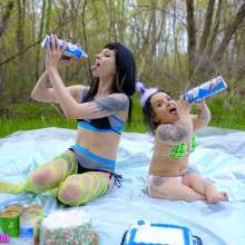 messyhot: Sassee Cassee and Larzstord Cake Smashing Birthday