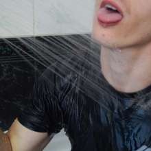 Wet Live Team: Tough Guys Have Fun in the Bathroom, Swim and Have Fun!