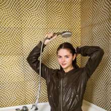 wet.look.me: Wetlook girl in Jacuzzi andf girl in Dress | Wetlook.biz