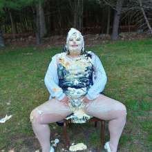 JD and Messy Andi: Impromptu Sploshing Session