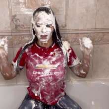 TheGungeZone: Aurora's Mega Pieing