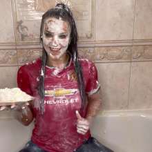 TheGungeZone: Aurora's Mega Pieing