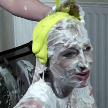 RevSlymsford: Cherry Gives Messy Jessie A Messy Smelly Shampoo