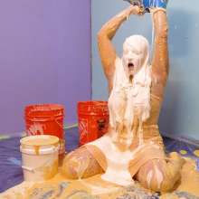Darla DeVour: Darla's Yellow Springtime Mess and First Honey Experience