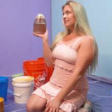 Darla DeVour: Darla's Yellow Springtime Mess and First Honey Experience